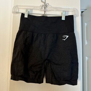 GYMSHARK WOMENS TIGHT SHORTS SIZE S